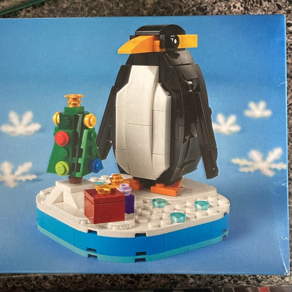 LEGO Christmas Penguin Set 40498 NWT - Picture 9 of 9